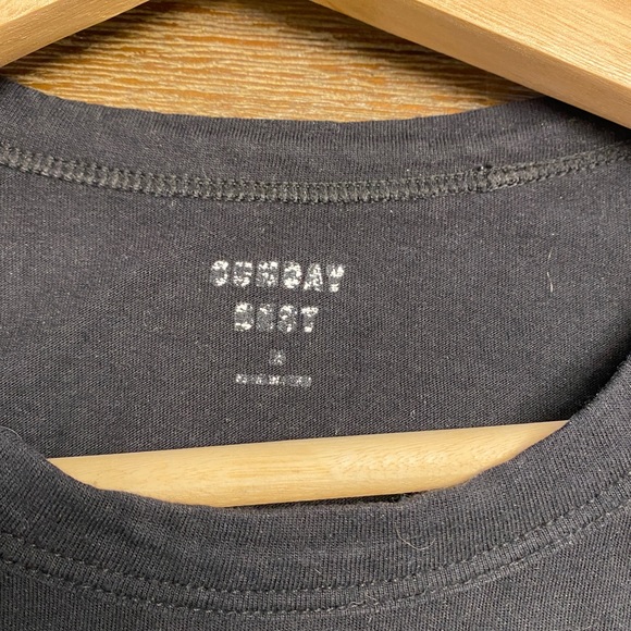 Sunday best t-shirt - Picture 2 of 8